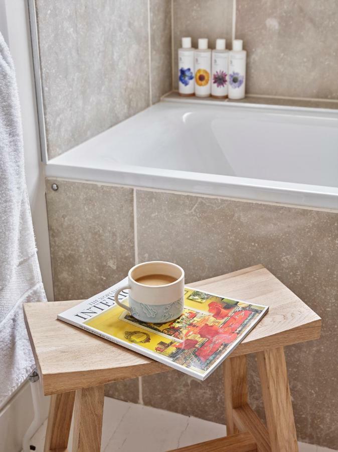 Artisan Cottage Chippenham  Bagian luar foto